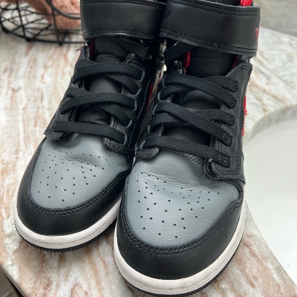 Jordan’s - Picture 2 of 3